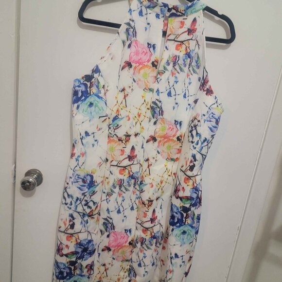 VENUS Floral Bodycon Dress - Picture 2 of 4